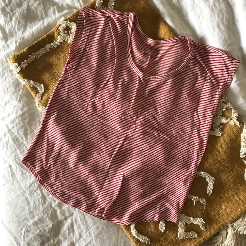 Universal Thread Drapey Linen Blend Scoopneck Tee